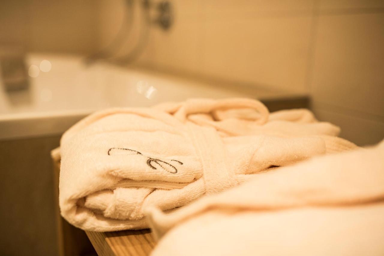 Slow Living Suite - Ferienwohnung Mit Privater Sauna & Garten Фис Экстерьер фото