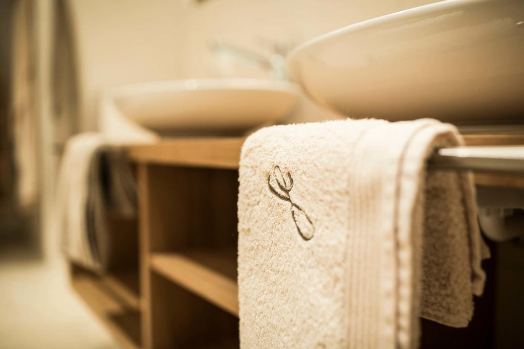 Slow Living Suite - Ferienwohnung Mit Privater Sauna & Garten Фис Экстерьер фото
