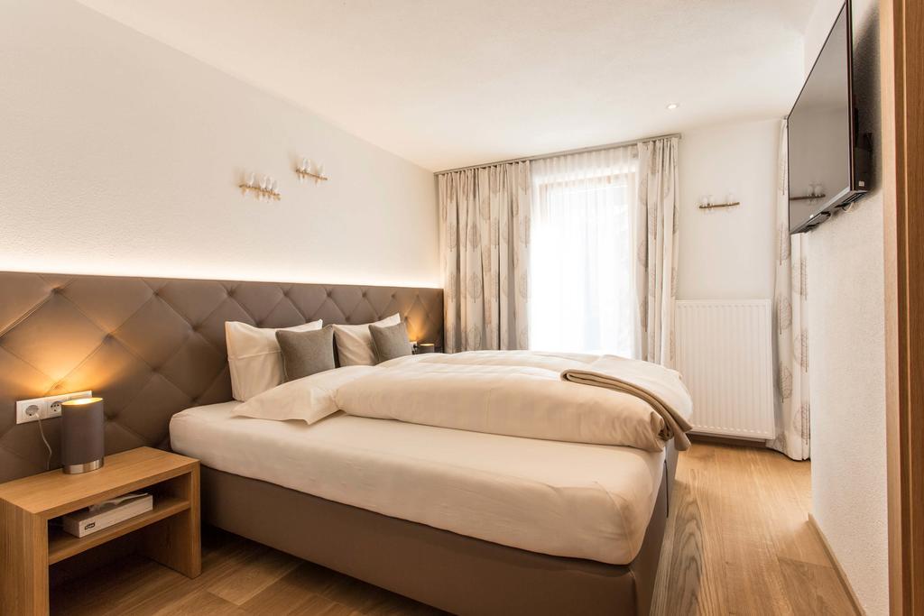 Slow Living Suite - Ferienwohnung Mit Privater Sauna & Garten Фис Экстерьер фото